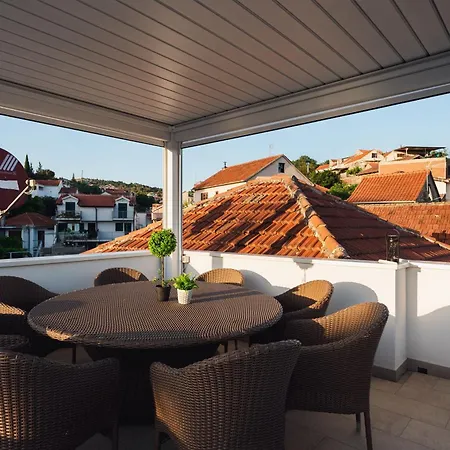 Mit Dachterrassenblick In Der Bucht Von Vakantiehuis