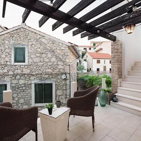 Mit Dachterrassenblick In Der Bucht Von * Zaton (Sibenik-Knin)